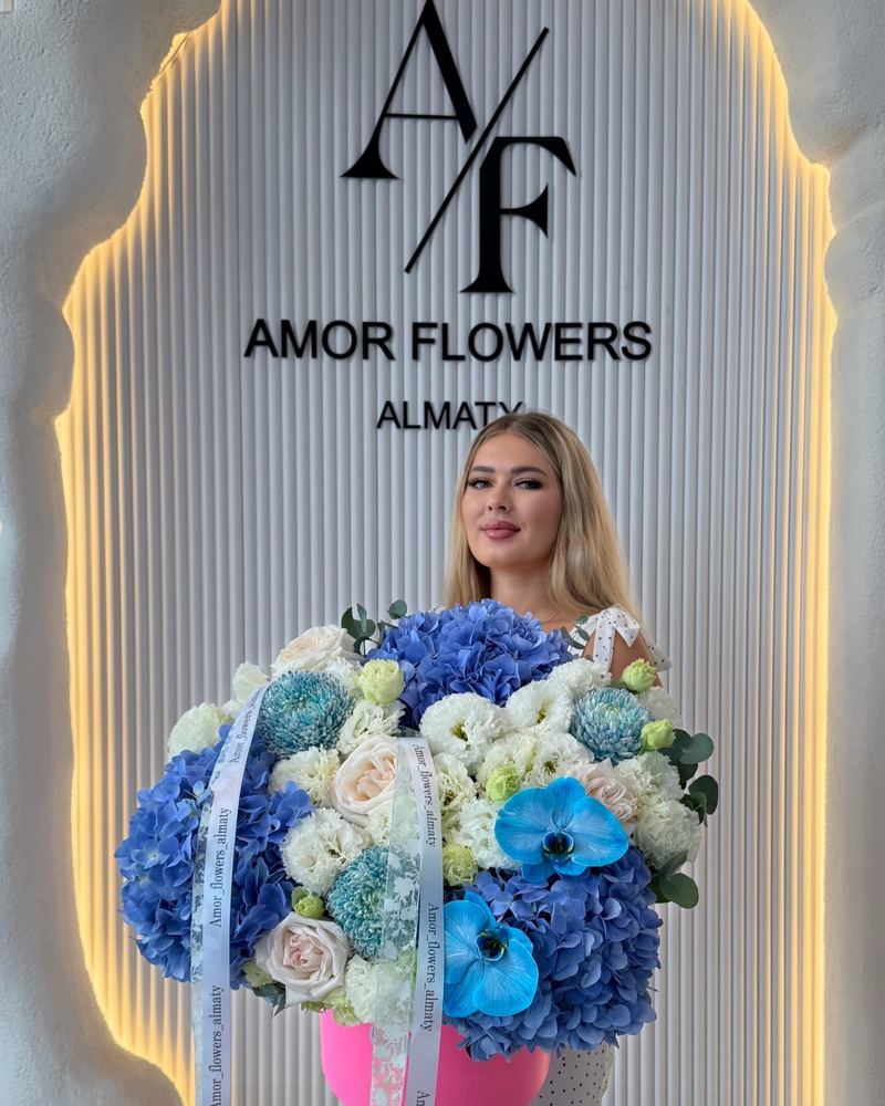 Цветочная шляпная коробка «Amor Elegance №49»