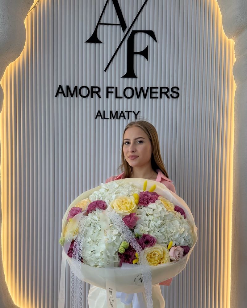 Цветочная шляпная коробка «Amor Elegance №61»