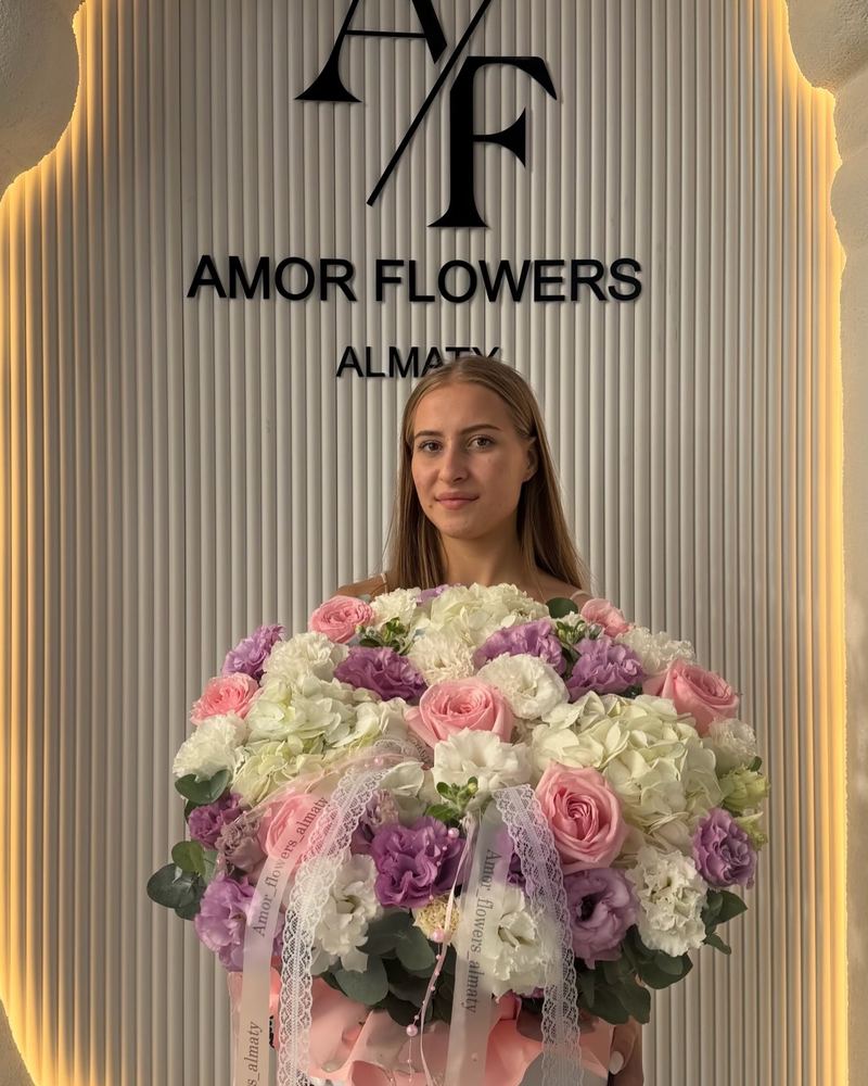 Цветочная шляпная коробка «Amor Elegance №27»