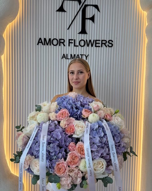 Цветочная шляпная коробка «Amor Elegance №57»
