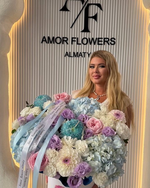 Цветочная шляпная коробка «Amor Elegance №20»