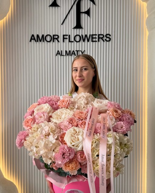 Цветочная шляпная коробка «Amor Elegance №42»