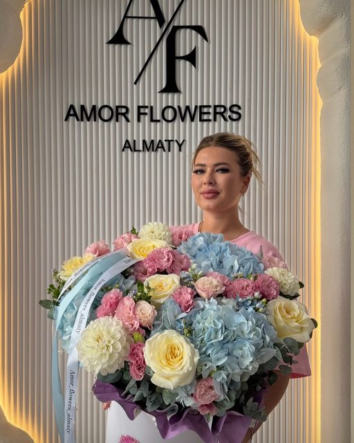 Цветочная шляпная коробка «Amor Elegance №40»