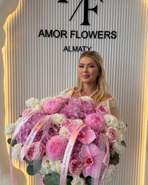 Цветочная шляпная коробка «Amor Elegance №16»